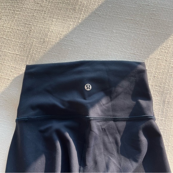 Lululemon Wunder Train Leggings - Picture 4 of 6